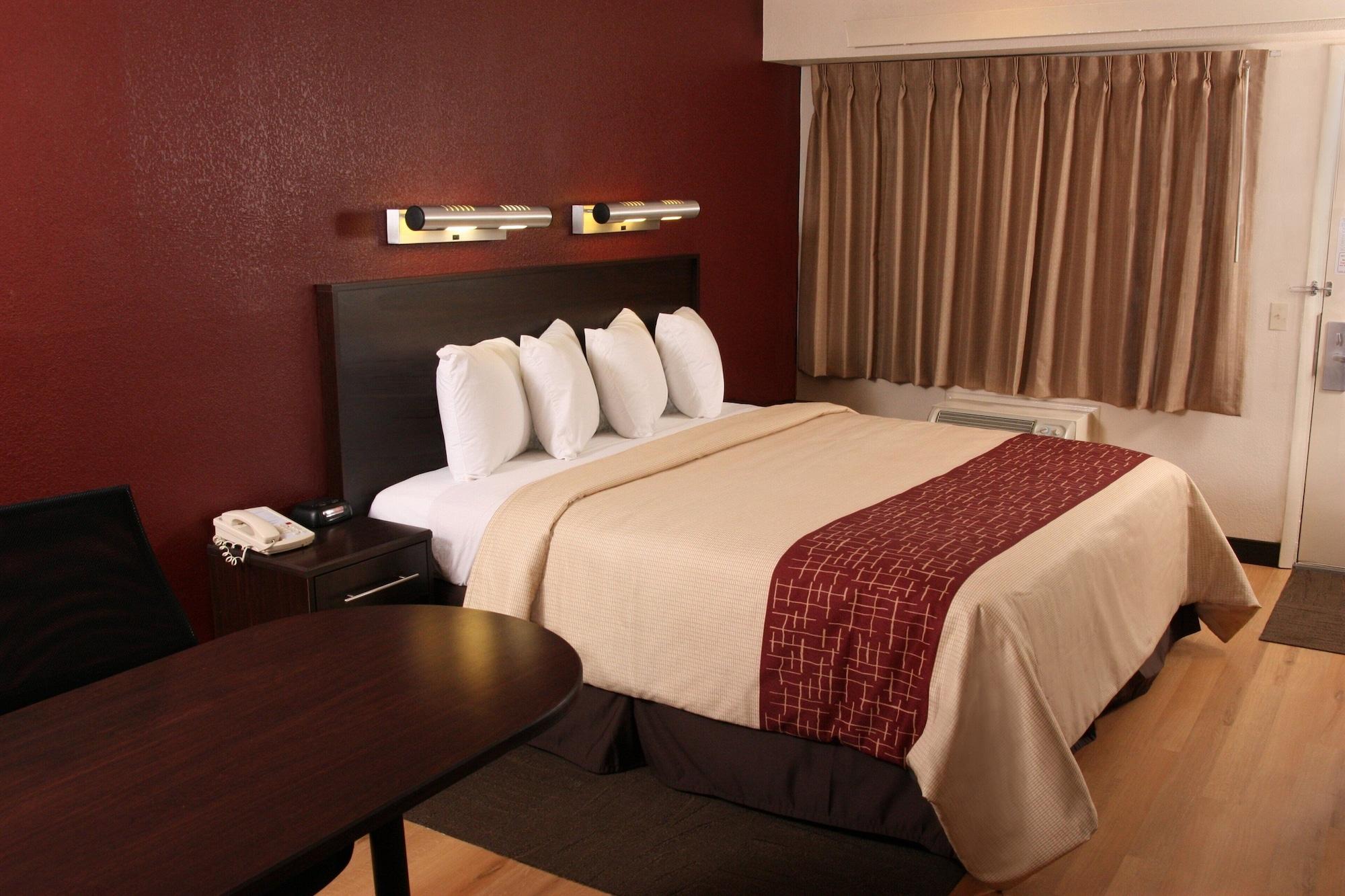 Red Roof Inn Plus+ Philadelphia Airport Essington Extérieur photo