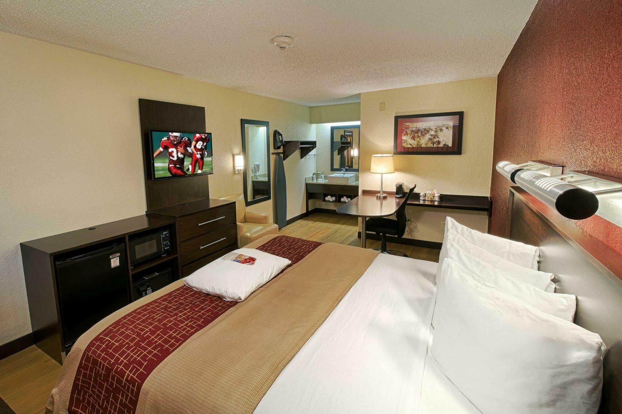 Red Roof Inn Plus+ Philadelphia Airport Essington Extérieur photo